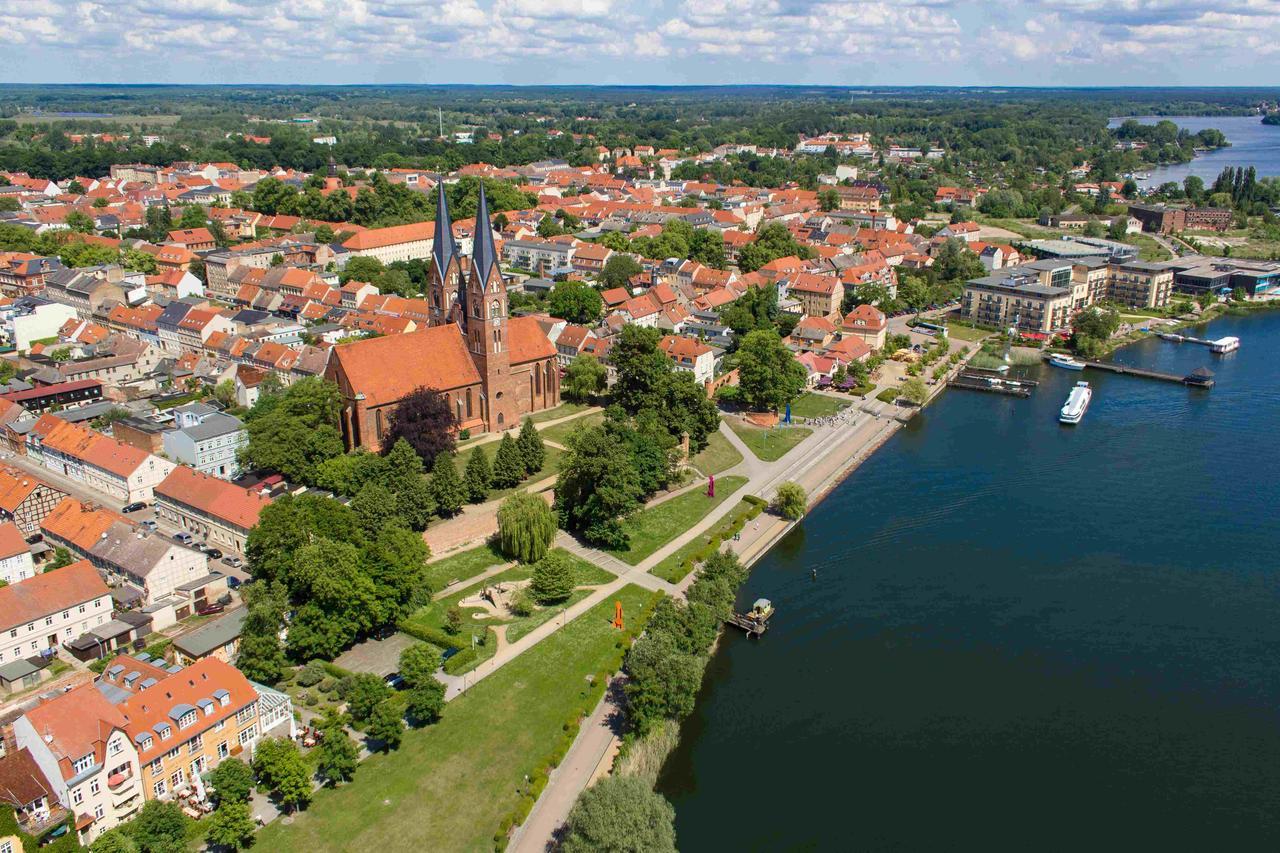 Altes Kasino Hotel am See Neuruppin Exterior foto